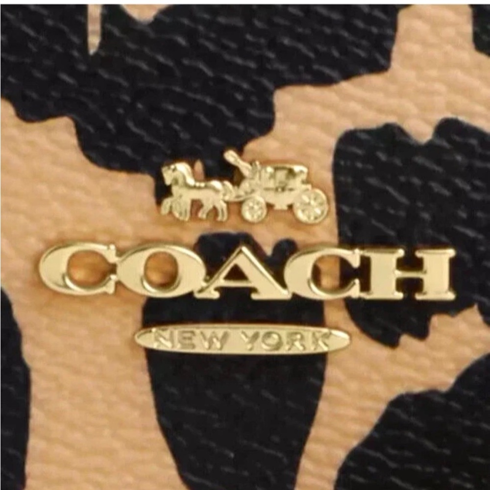 Coach Leopard Print Card Case Wallet with Gold Chain - Picture 4 of 7